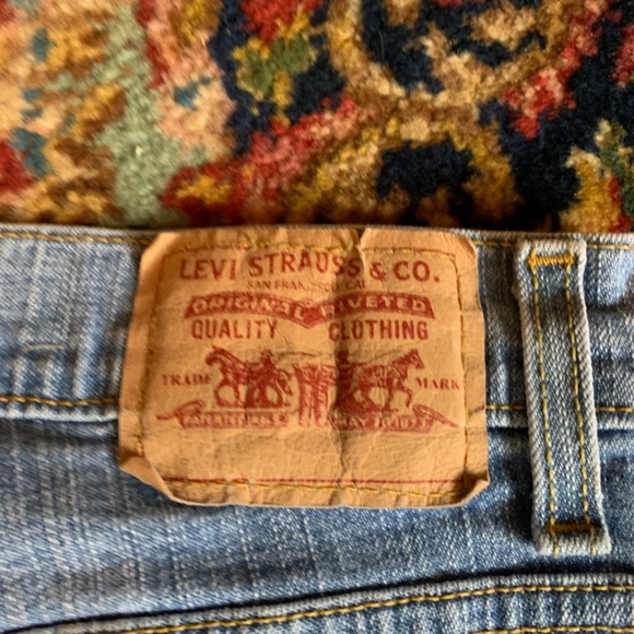 Levi’s 550 relaxed fit stretch jeans. Worn about 10x - Picture 4 of 5